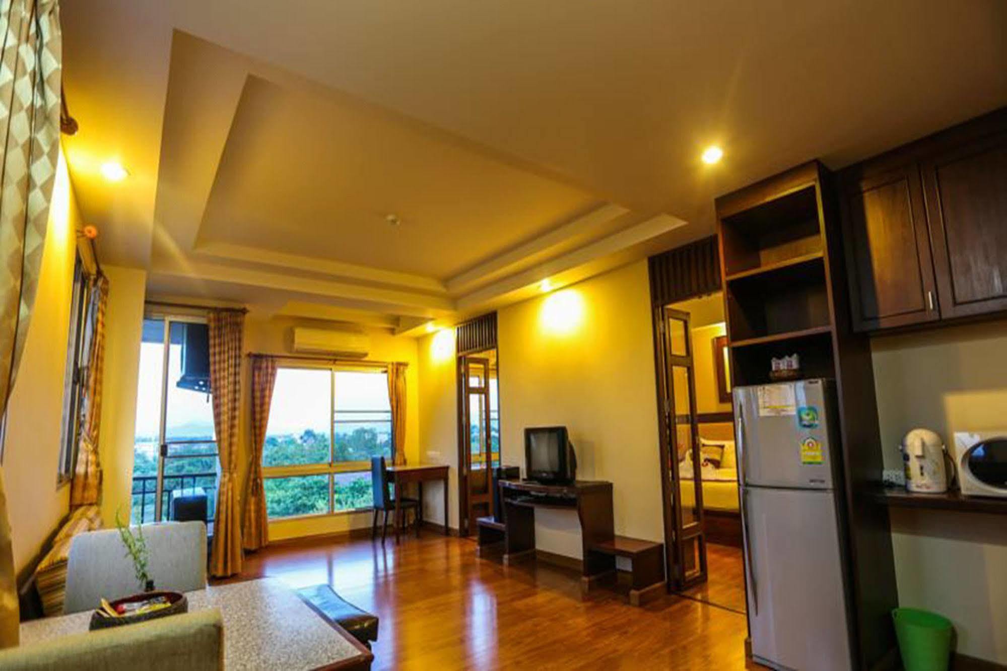 Madina Rayong Hotel Exterior photo